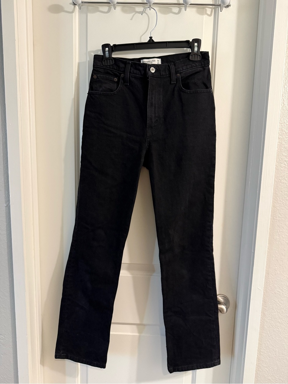 Abercrombie 90’s Straight Ultra High Rise Pant - SIZE 26 short (size 2s)